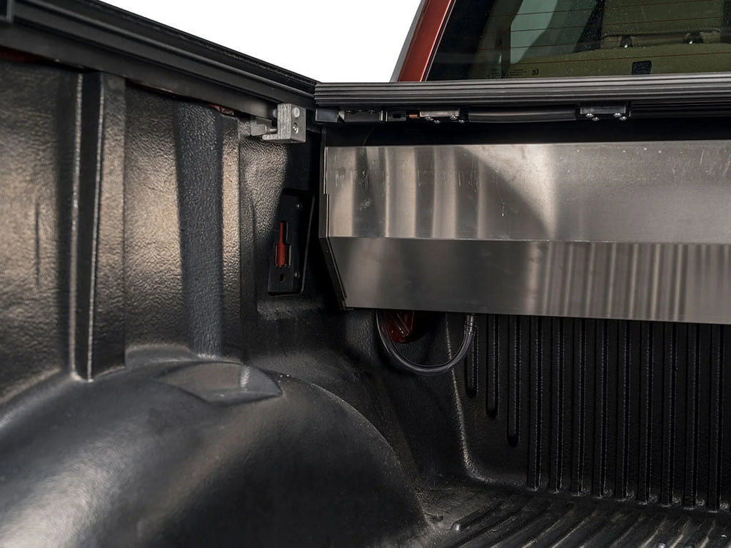 Gator by RealTruck Recoil Retractable Truck Bed Tonneau wrap | G30373 | suitable with 2015 - 2020  F-150 5' 7" Bed (67.1")